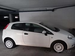 Bianco Usata 2009 Fiat Punto Tre volumi | 2000 €