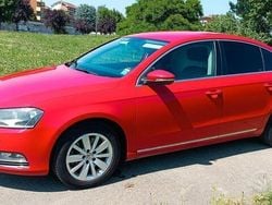 Rosso Usata 2012 VW Passat Comfortline Tre volumi | 6500 € (Buon prezzo)
