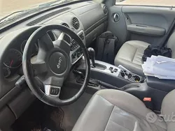 Grigio Usata 2005 Jeep Cherokee Limited SUV | 2500 € (Super prezzo)