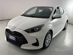 Bianco Usata 2025 Toyota Yaris Hybrid Active Tre volumi | 19.400 € (Super prezzo)