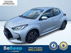 Argento metallizzato Usata 2021 Toyota Yaris Hybrid Trend Tre volumi | 16.900 € (Buon prezzo)