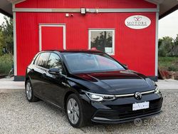 Nero Usata 2022 VW Golf VIII Style Tre volumi | 23.999 € (Cara)