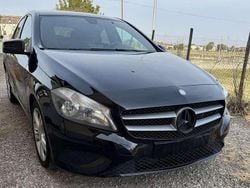Nero Usata 2012 Mercedes A180 Tre volumi | 8300 € (Buon prezzo)