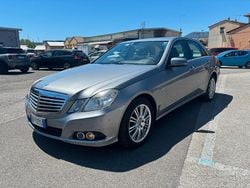Grigio Usata 2009 Mercedes E250 Elegance Tre volumi | 9900 € (Ottimo prezzo)