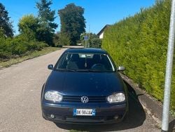 Blu Usata 2000 VW Golf IV Tre volumi | 2900 € (Molto cara)