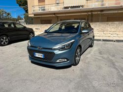 Blu/azzurro Usata 2015 Hyundai i20 Comfort Tre volumi | 6200 € (Buon prezzo)