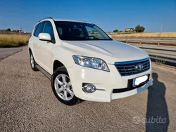 Bianco Usata 2012 Toyota RAV4 Lounge SUV | 11.999 € (Buon prezzo)