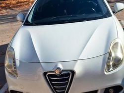 Bianco Usata 2013 Alfa Romeo Giulietta Distinctive Tre volumi | 7500 € (Buon prezzo)