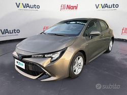 Grigio Usata 2019 Toyota Corolla Active Tre volumi | 16.350 € (Buon prezzo)