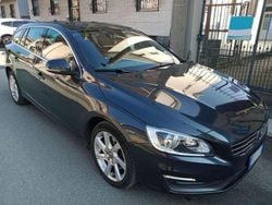 Grigio Usata 2016 Volvo V60 Momentum Station wagon | 10.500 € (Buon prezzo)