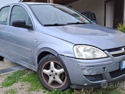 Grigio Usata 2004 Opel Corsa Due volumi | 800 € (Super prezzo)