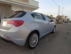 Usata 2014 Alfa Romeo Giulietta Exclusive Due volumi | 6400 € (Buon prezzo)