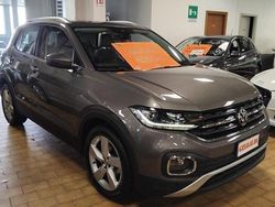 Limestone grey / metallizzato Usata 2020 VW T-Cross Advance SUV | 17.500 € (Buon prezzo)