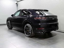 Nero Usata 2022 Porsche Cayenne SUV | 71.500 € (Cara)
