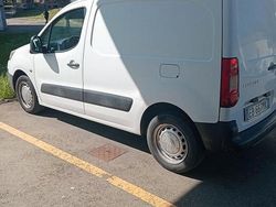 Usata 2010 Peugeot Partner Monovolume | 3200 € (Buon prezzo)