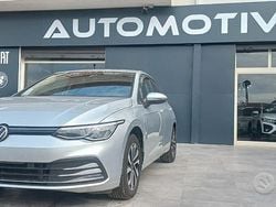 Grigio Usata 2022 VW Golf VIII Life Tre volumi | 19.990 € (Buon prezzo)