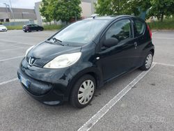 Nero Usata 2006 Peugeot 107 Due volumi | 2500 € (Buon prezzo)