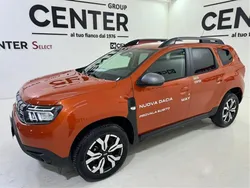 Arancione Usata 2023 Dacia Duster Journey SUV | 24.500 € (Molto cara)