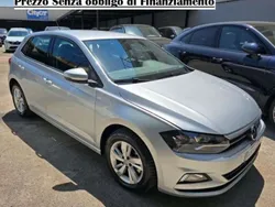Argento metallizzato Usata 2020 VW Polo Comfortline Tre volumi | 15.500 € (Ottimo prezzo)