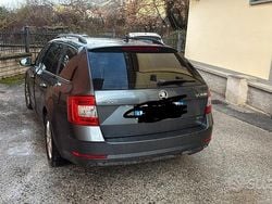 Grigio Usata 2019 Skoda Octavia G-TEC Station wagon | 8999 € (Buon prezzo)