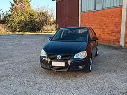 Nero Usata 2008 VW Polo Tre volumi | 3350 € (Buon prezzo)