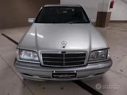 Grigio Usata 2000 Mercedes C200 Elegance Tre volumi | 3200 € (Buon prezzo)