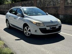 Bianco Usata 2010 Renault Mégane Tre volumi | 2900 € (Ottimo prezzo)