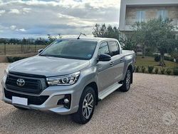 Grigio Usata 2020 Toyota HiLux Executive Pick-up | 29.900 € (Ottimo prezzo)