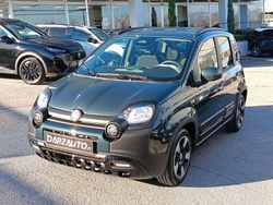 Verde foresta Nuova 2025 Fiat Panda Cross Cross Due volumi | 15.990 € (Buon prezzo)