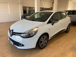 Bianco Usata 2015 Renault Clio IV Life Tre volumi | 8900 € (Buon prezzo)