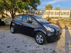 Nero Usata 2015 Kia Venga Due volumi | 7900 € (Buon prezzo)