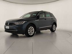 Nightshade blue metallizzato Usata 2023 VW Tiguan Life SUV | 28.500 € (Super prezzo)