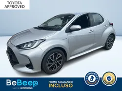 Argento metallizzato Usata 2021 Toyota Yaris Hybrid Trend Due volumi | 15.200 € (Buon prezzo)