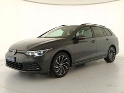 Grigio Usata 2021 VW Golf VIII Life Station wagon | 22.900 € (Molto cara)