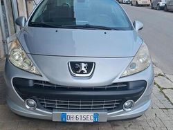 Argento Usata 2007 Peugeot 207 CC Cabrio | 5500 € (Buon prezzo)