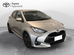 Grigio Usata 2021 Toyota Yaris Hybrid Trend Tre volumi | 19.990 € (Buon prezzo)