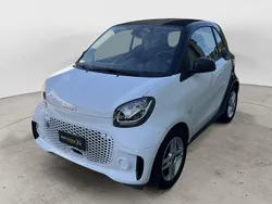 Valkoinen Käytetty 2023 Smart ForTwo Electric Drive Pure Sedan | 13.990 € (Perustarjous)