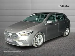 Bordeaux Usata 2023 Mercedes 180 AMG Line Premium Tre volumi | 32.500 € (Cara)