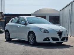 Usata 2010 Alfa Romeo Giulietta Due volumi | 7200 €