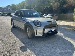 Argento Usata 2023 Mini Cooper SE Essential Due volumi | 19.900 € (Buon prezzo)