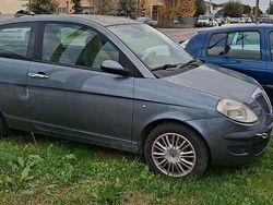 Grigio Usata 2005 Lancia Ypsilon Due volumi | 500 €