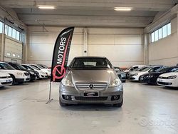 Grigio Usata 2006 Mercedes A180 Avantgarde Tre volumi | 3900 € (Buon prezzo)