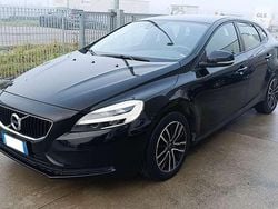 Nero Usata 2019 Volvo V40 Business Edition Tre volumi | 12.990 € (Buon prezzo)