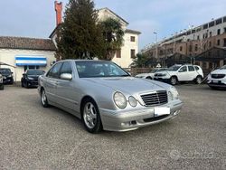 Argento metallizzato Usata 2001 Mercedes E320 Avantgarde Tre volumi | 7000 €