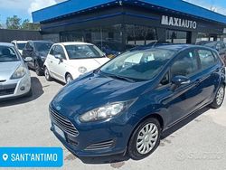 Blu Usata 2015 Ford Fiesta Tre volumi | 6800 € (Buon prezzo)