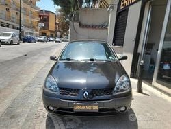Nero Usata 2003 Renault Clio II Tre volumi | 2500 € (Buon prezzo)