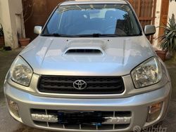 Grigio Usata 2002 Toyota RAV4 SUV | 3000 € (Buon prezzo)