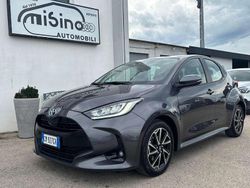 Grigio Usata 2023 Toyota Yaris Hybrid Lounge Due volumi | 17.900 € (Buon prezzo)