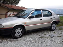 Grigio Usata 1988 Alfa Romeo 33 Tre volumi | 4500 €