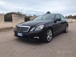 Nero Usata 2009 Mercedes E220 Tre volumi | 8900 € (Buon prezzo)